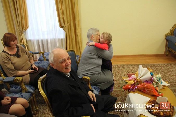 Супруги Березины отметили в Кинешемском ЗАГСе «бриллиантовую свадьбу» фото 16