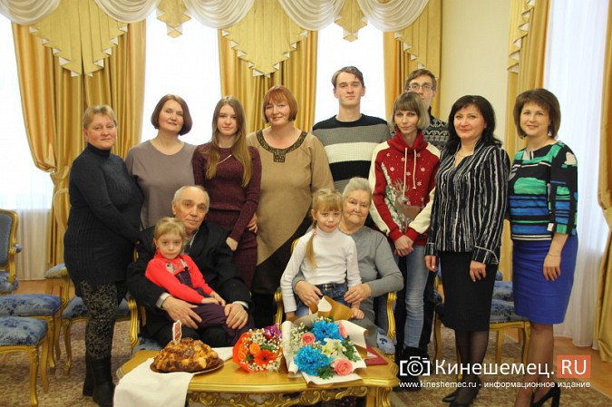 Супруги Березины отметили в Кинешемском ЗАГСе «бриллиантовую свадьбу» фото 20