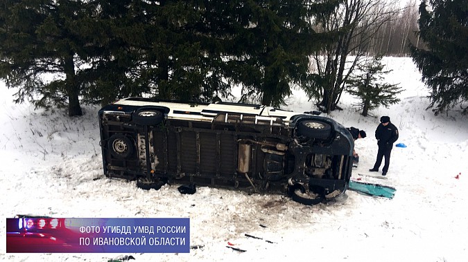 В Ивановской области перевернулся пассажирский микроавтобус фото 5