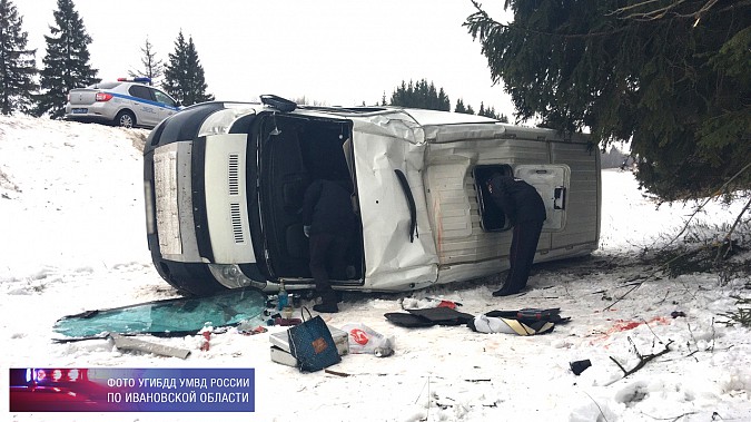 В Ивановской области перевернулся пассажирский микроавтобус фото 2