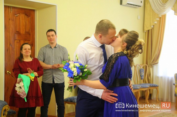 В Кинешму расписаться в День святого Валентина съехались молодожены из разных городов России фото 6