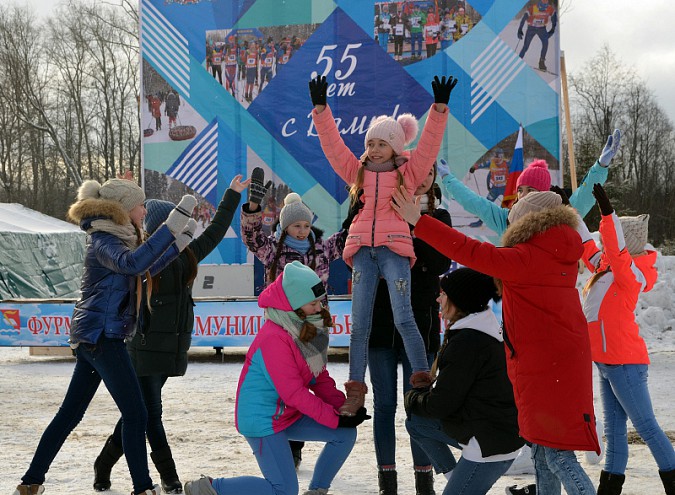 Спортсмены ДЮСШ «Звездный» вышли на старт юбилейной «Фурмановской лыжни» фото 4