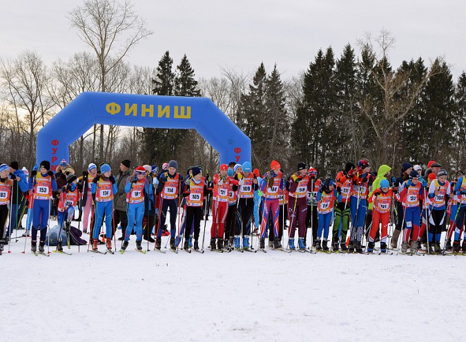 Спортсмены ДЮСШ «Звездный» вышли на старт юбилейной «Фурмановской лыжни» фото 2