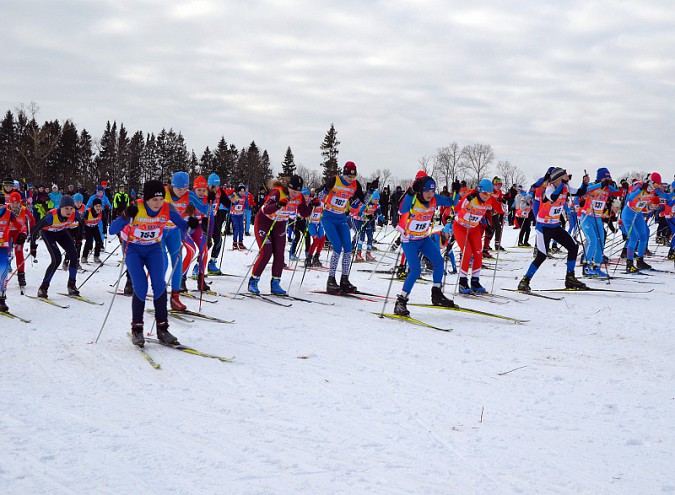 Спортсмены ДЮСШ «Звездный» вышли на старт юбилейной «Фурмановской лыжни» фото 3