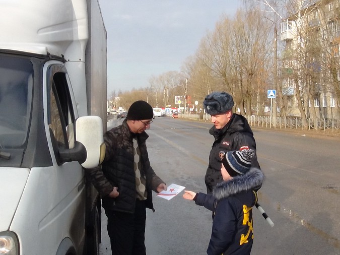 В Кинешме прошла акция «Водитель – лучший защитник Отечества» фото 5