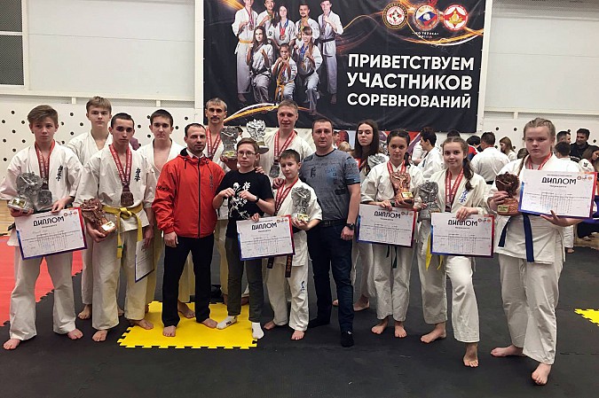 Кинешемские каратисты бились за медали в Костроме фото 4