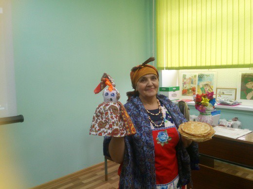 Библиотека №2 провела для жителей микрорайона «Сокольники» праздник «Боярыня Масленица» фото 3