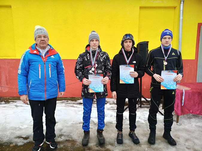 Воспитанники спортшколы «Звездный» завоевали награды Первенства области по лыжным гонкам фото 8
