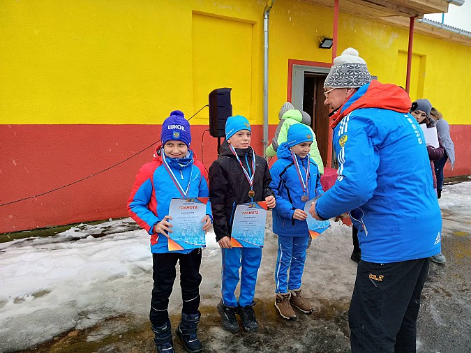Воспитанники спортшколы «Звездный» завоевали награды Первенства области по лыжным гонкам фото 4