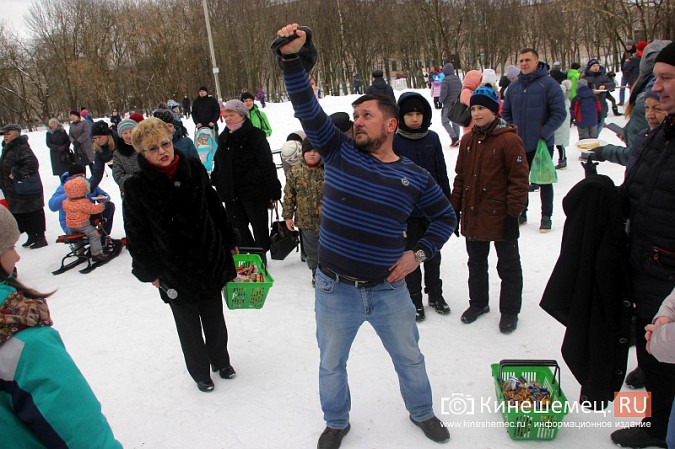 Депутат Кинешемской думы Костров подпалил Масленицу на «Автоагрегате» фото 37