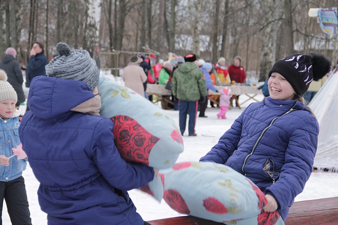 Кинешемское казачество пришло проводить зиму в парк на «1-й Фабрике» фото 13