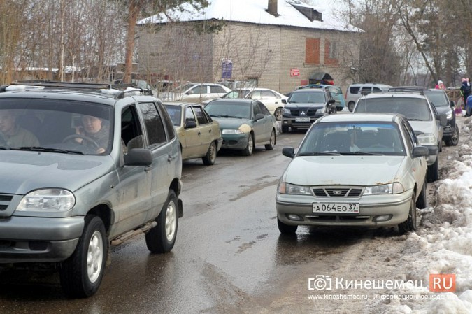 На Масленицу у реконструированного парка Кинешмы случился транспортный коллапс фото 5