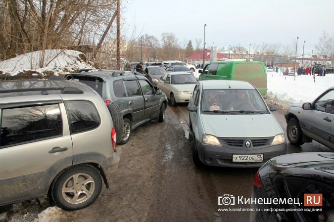 На Масленицу у реконструированного парка Кинешмы случился транспортный коллапс фото 2