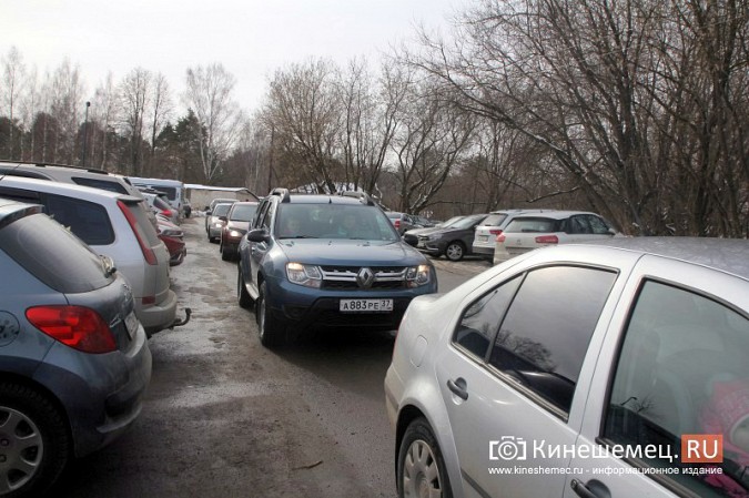На Масленицу у реконструированного парка Кинешмы случился транспортный коллапс фото 10