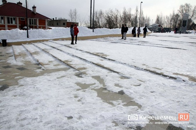 На Масленицу у реконструированного парка Кинешмы случился транспортный коллапс фото 7