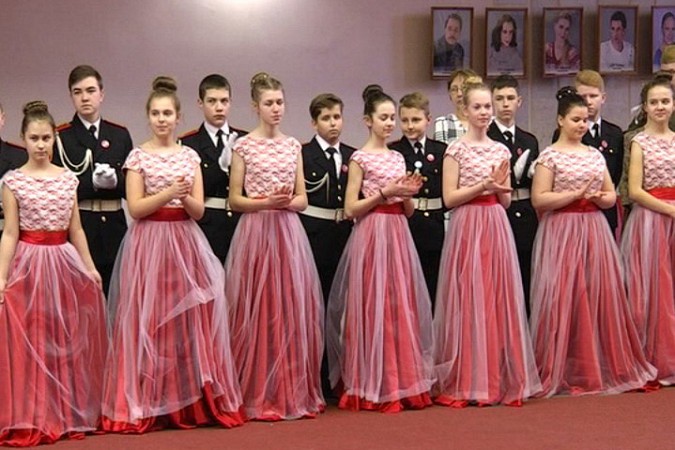 Кадеты кинешемской школы №1 приняли участие в традиционном областном кадетском бале фото 4