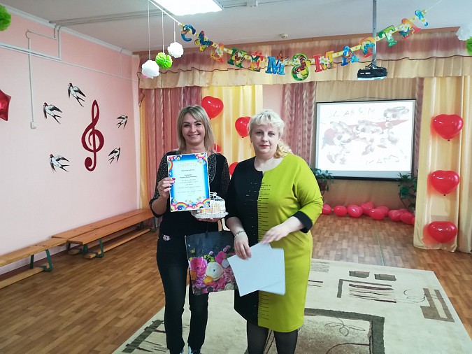 МФЦ и детский сад №32 подвели итоги конкурса поделок «Наших мам умелые руки» фото 2