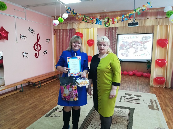 МФЦ и детский сад №32 подвели итоги конкурса поделок «Наших мам умелые руки» фото 3