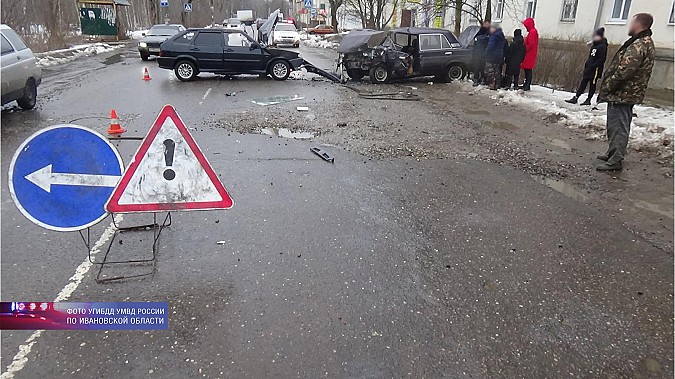 На улице Социалистической столкнулись два «ВАЗа» фото 2