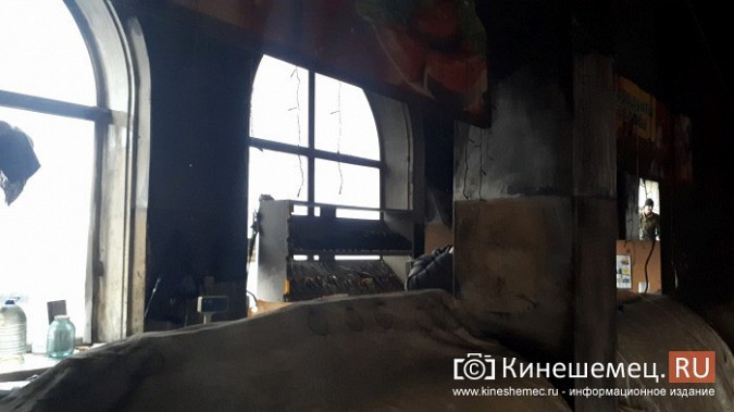 Предприниматели Кинешмы подсчитывают ущерб от пожара на продовольственном рынке фото 7