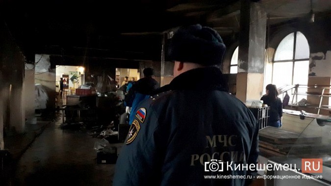 Предприниматели Кинешмы подсчитывают ущерб от пожара на продовольственном рынке фото 8