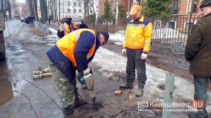Ограждение у лицея им.Д.А.Фурманова выровняли фото 6