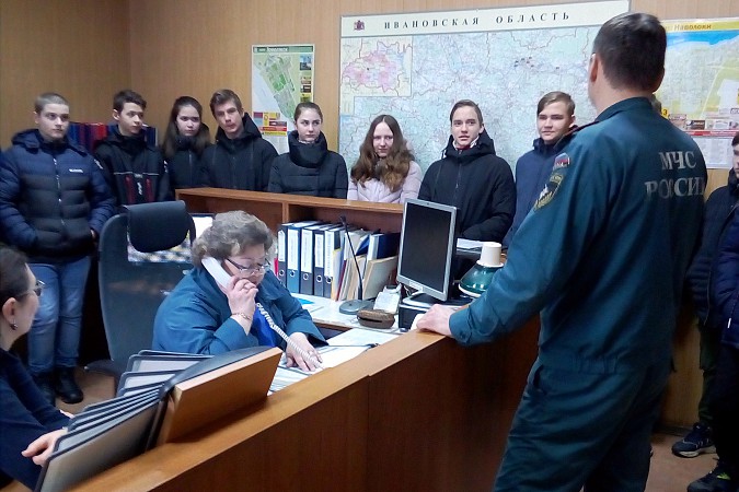Учащиеся Шилекшинской школы побывали в кинешемской пожарной части фото 4