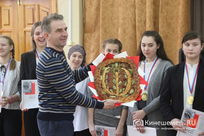 Кинешемских баскетболисток чествовали за победу в финале ЦФО школьной лиги «КЭС-Баскет» фото 12