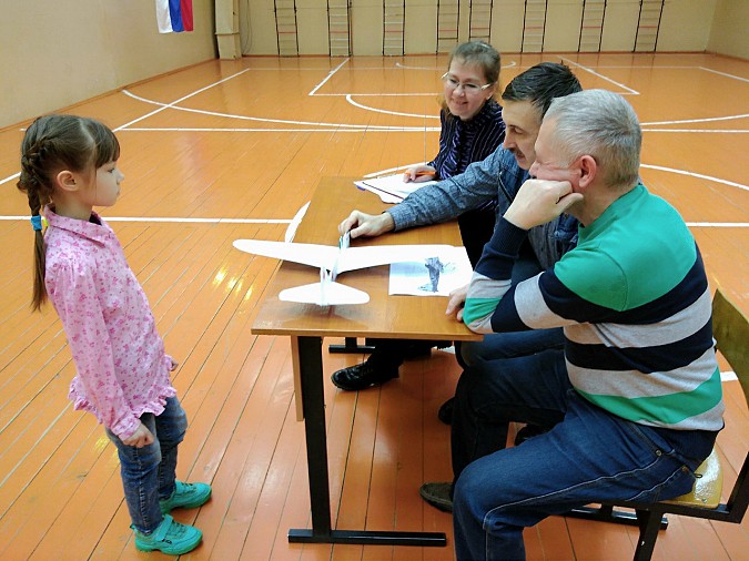 В Кинешме состоялись VI городские соревнования по запуску простейших авиамоделей фото 3