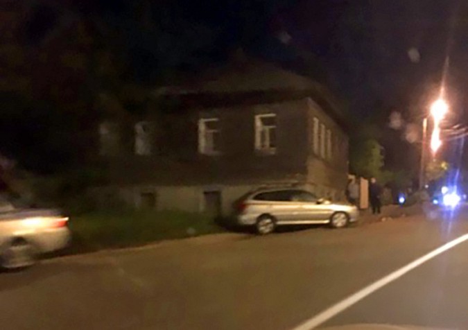 Дом на улице Юрьевецкой в Кинешме вновь протаранил автомобиль фото 2