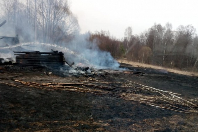 В Кинешемском районе пожар уничтожил несколько домов фото 5