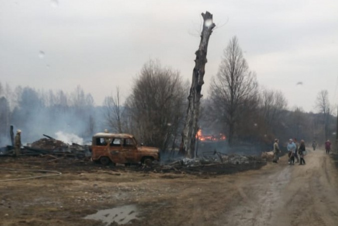 В Кинешемском районе пожар уничтожил несколько домов фото 10