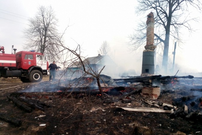 В Кинешемском районе пожар уничтожил несколько домов фото 3