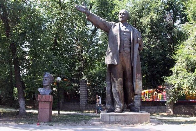 В Кинешму могут перевезти демонтированный в Казахстане бюст революционера Фурманова фото 3