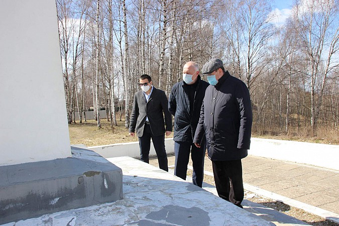 В Кинешме продолжается ремонт обелисков и мемориалов воинских захоронений фото 7