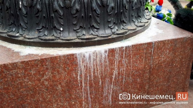 Власти Кинешмы ко Дню Победы так и не привели в порядок памятник маршалу Василевскому фото 2