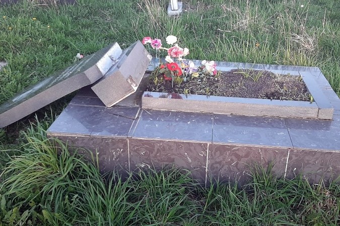 На кладбище в Ивановской области совершен акт вандализма фото 3