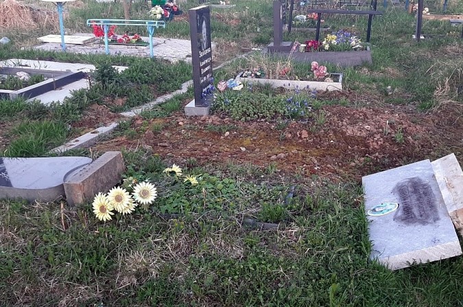 На кладбище в Ивановской области совершен акт вандализма фото 6