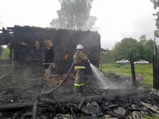 Из-за неосторожности с огнём в Ивановской области погибли два человека фото 2