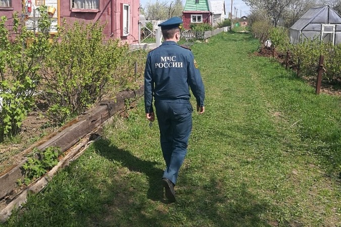 В Кинешме прошел рейд по пресечению сжигания сухой травы фото 2