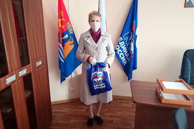 В Кинешме «Единая России» продолжает раздавать гражданам продуктовые наборы фото 5