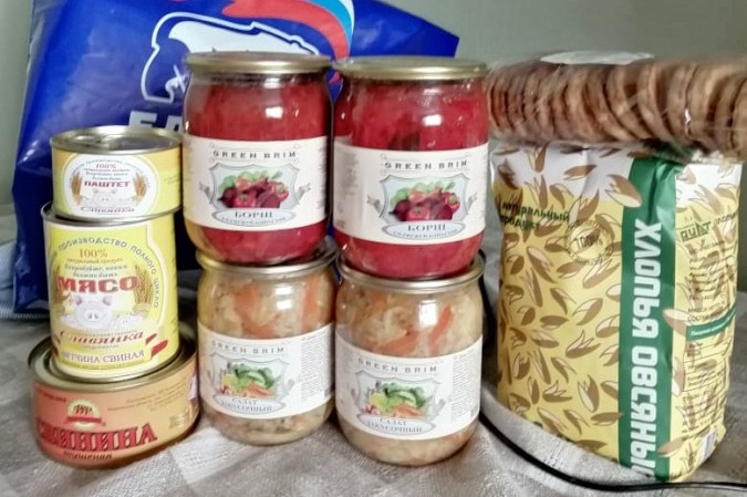 В Кинешме «Единая России» продолжает раздавать гражданам продуктовые наборы фото 4