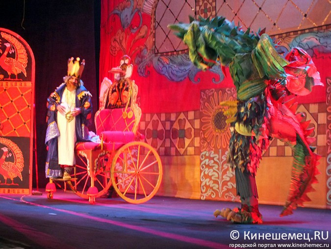 Кинешемка сыграла в спектакле Костромского драматического театра фото 2