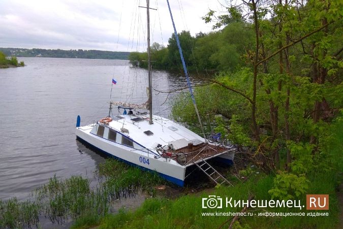 К Кинешме причалил 10-метровый парусный катамаран «Мартин» фото 2