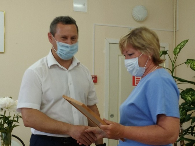 В Кинешме наградили медицинских работников фото 3