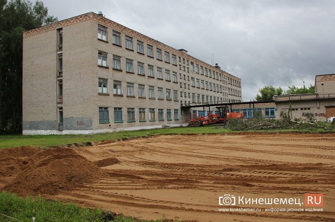В трех кинешемских школах устанавливают современные спортивные площадки фото 8