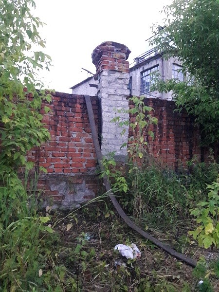 Кинешемцы сообщают о пенистой воде, текущей в Волгу с территории бывшего мельзавода фото 2