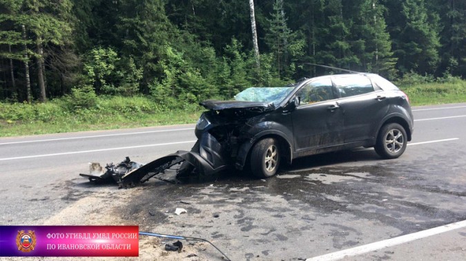 В Ивановской области «SsangYong» протаранил припарковавшийся на обочине «ГАЗ» фото 4