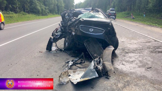 В Ивановской области «SsangYong» протаранил припарковавшийся на обочине «ГАЗ» фото 5