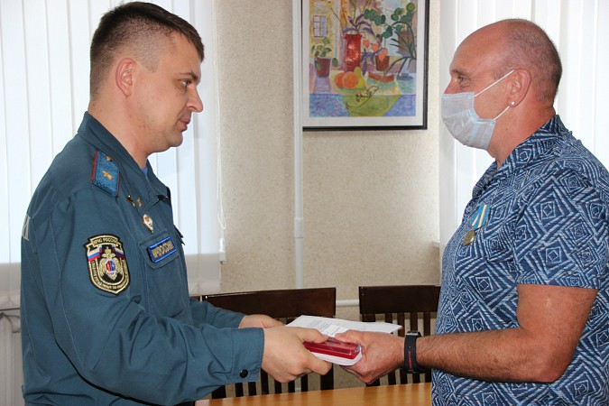 Кинешемских пожарных наградили за «За отличие в службе» и «За заслуги» фото 7